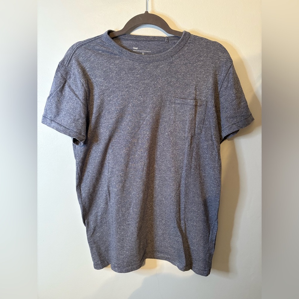 GAP Men’s Blue T-shirt with Pocket size Small